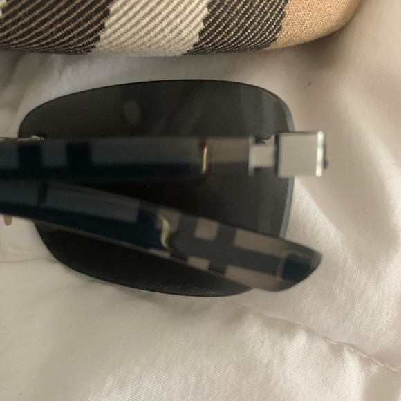 Burberry Rimless Sunglasses with case - Picture 11 of 14